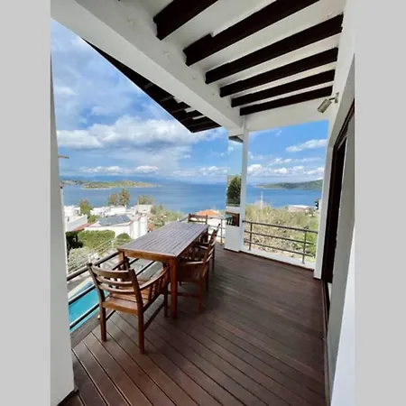 Summer House With Magnificent View In Turkbuku *